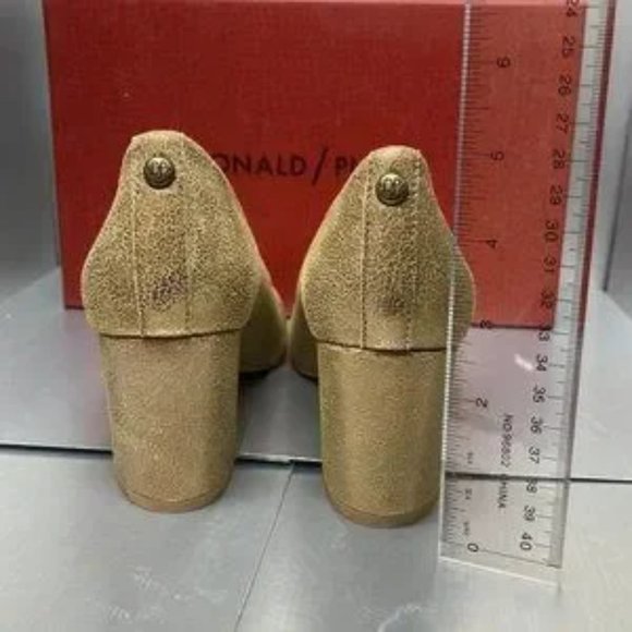 BNWT never Worn Donald Pliner Parris T8 Metalic Bronze - Picture 9 of 10